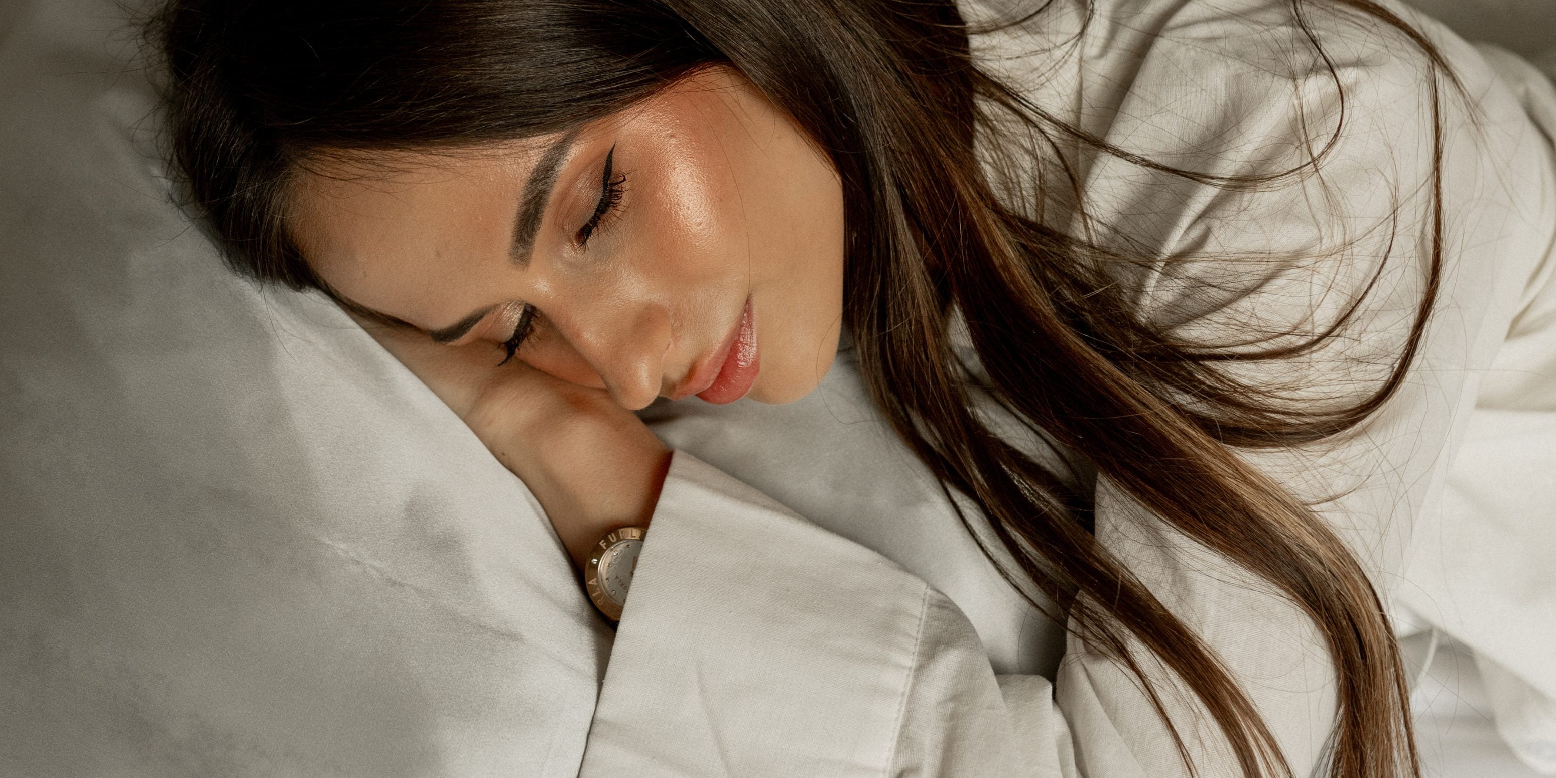 Beauty Sleep 2.0: The Science Behind Silk Pillowcases and Their Impact on Skin Health