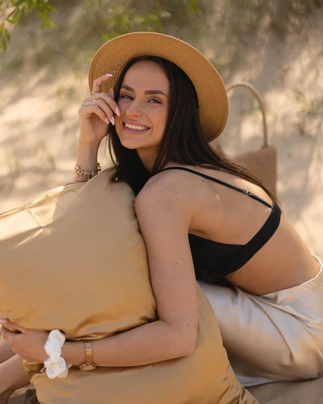 Silk Pillowcase Benefits: What It Can and Cannot Do