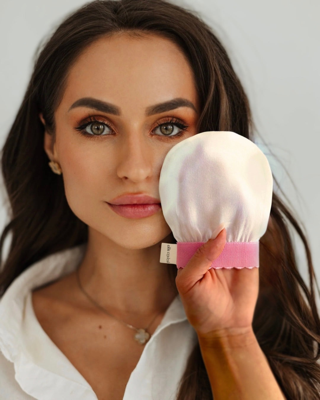 Silk exfoliating peeling FACE glove